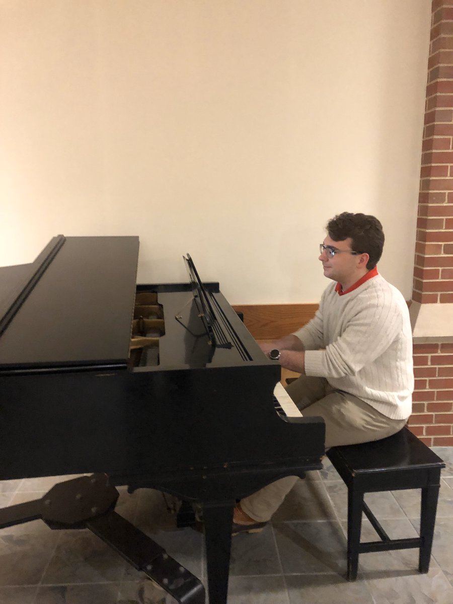 The Arrupe Scholars enjoyed their holiday party last week in the Dolan Atrium! Thank you so much to our first years for organizing such a great event! #SocialJusticeWarriors