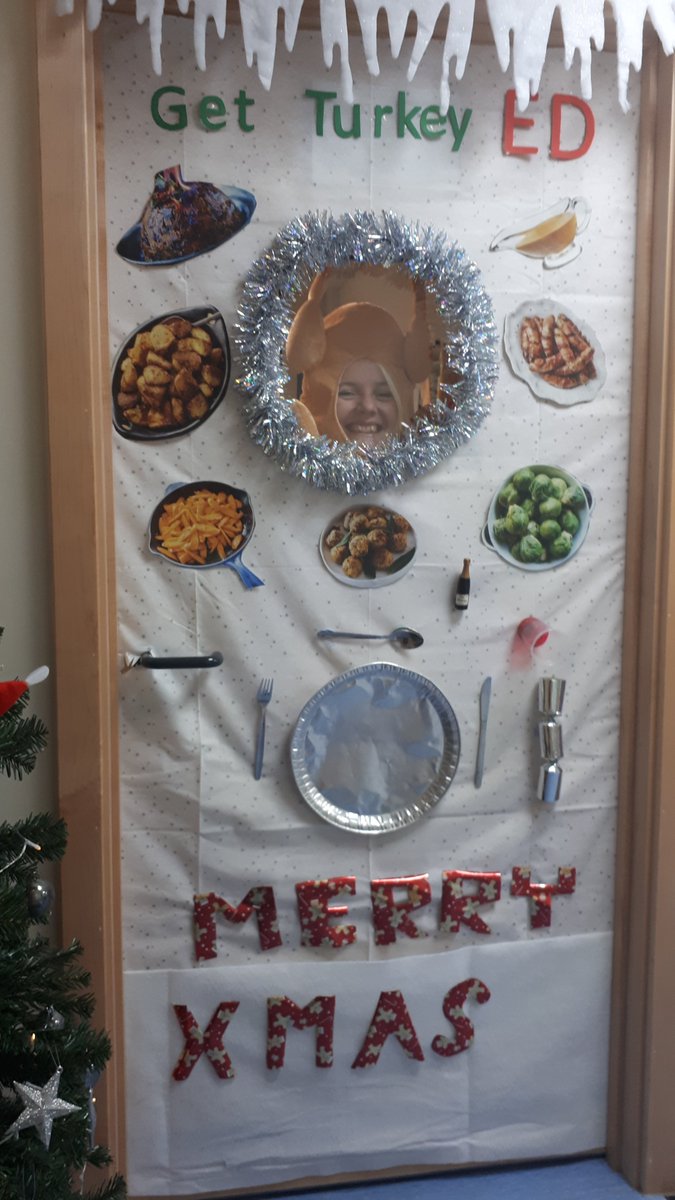 TroopersTrauma's tweet photo. Look who dropped by for a #TurkeyED selfie yesterday........@CrittendenGemma
Lovely to see you Gemma π
#bestqehdoor @TeamQEH @EDQEH1 @Pamelachappers https://t.co/cm3BTx5aVm
