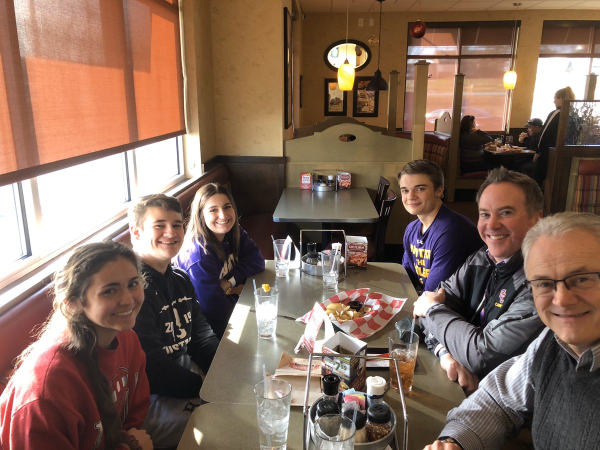 BBHSmustangs's tweet photo. Crosstown luncheon with student ambassadors from BBHS and Campbell County!  #B...BROSSART https://t.co/tHP74Z1ebM