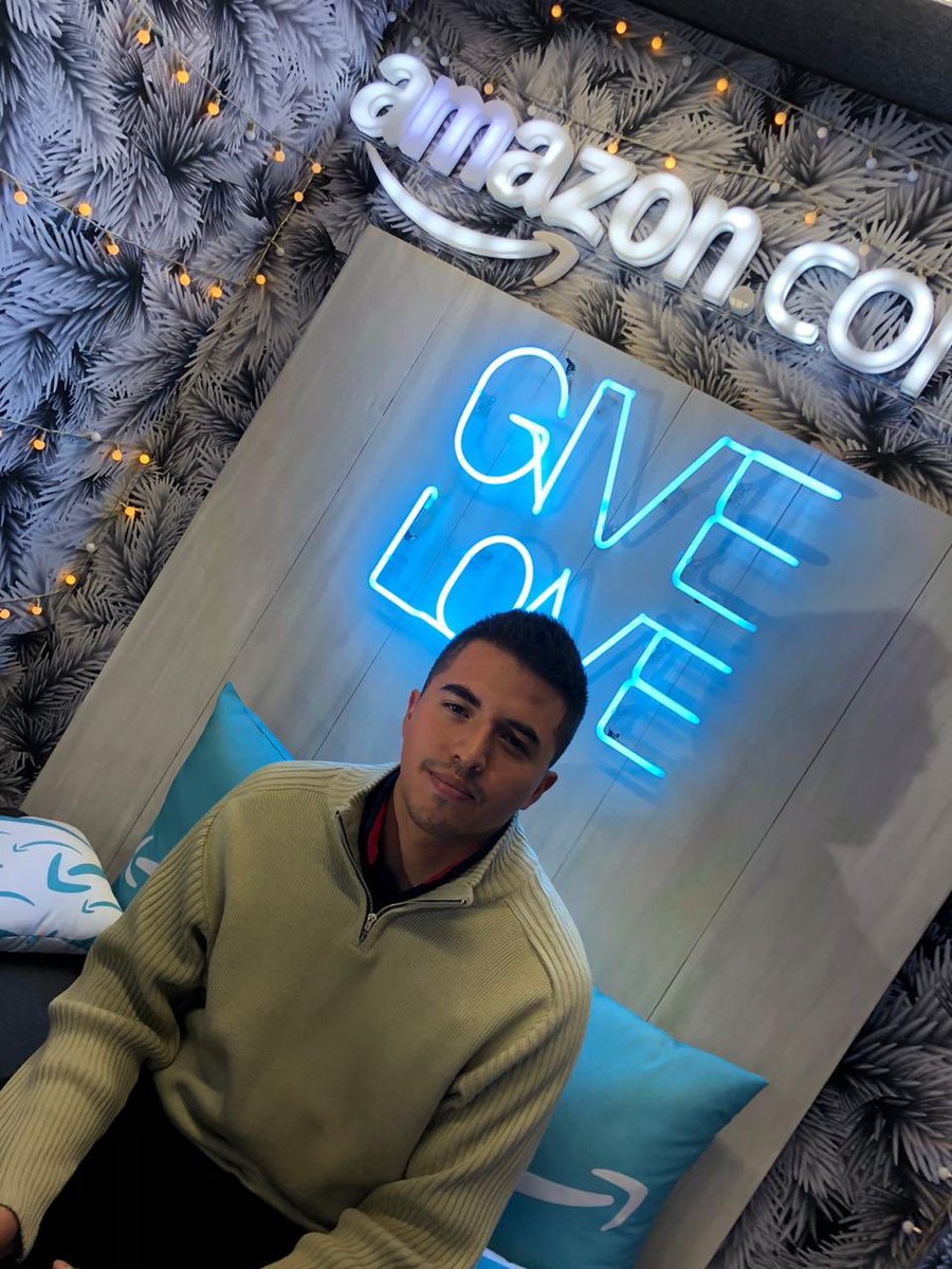 ExaFM's tweet photo. Sigue la ruta de la Caravana Amazon, tómate una foto y etiqueta a @ExaFM @amazonmex y utiliza el HT #AmazonRegalos para poder ganar grandes premios 🎉 https://t.co/vSCfL7d0HZ