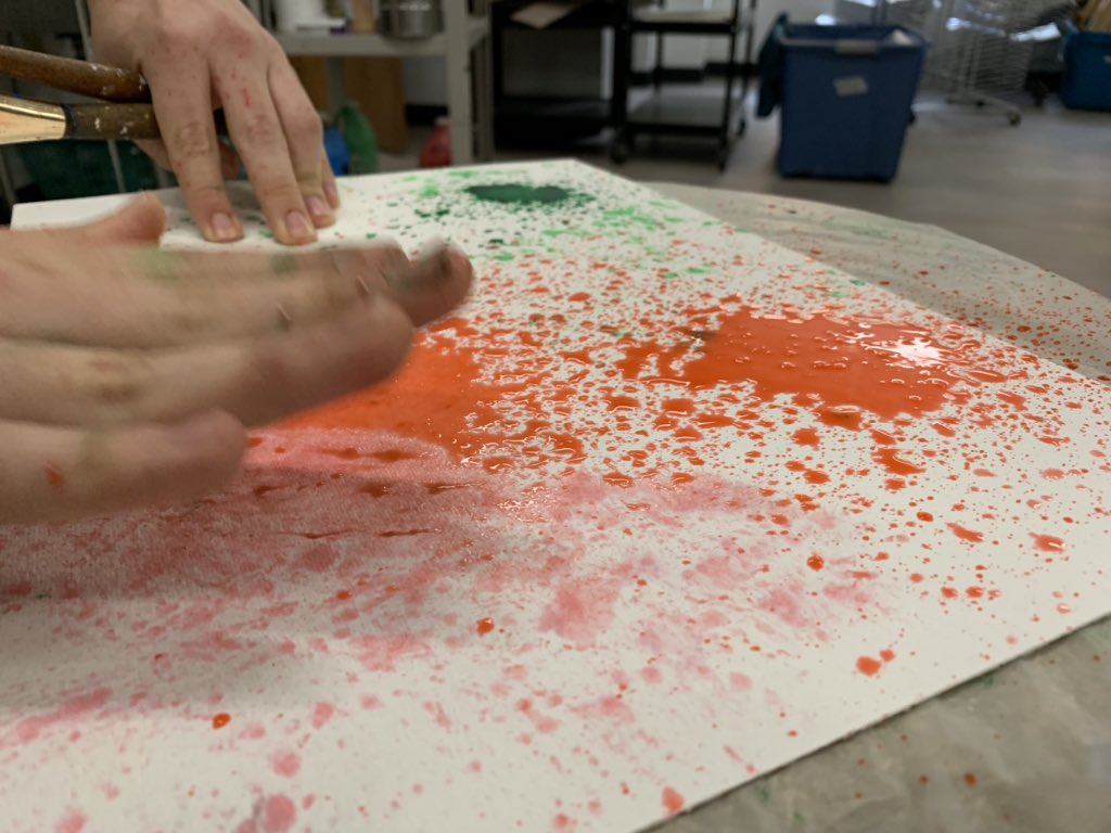 m_hauske's tweet photo. AP Drawing student making marks through drumming. Thank you @CoppellHSBand for loaning the drum #CHSArt #CHSHome #APDrawing #ExperimentalMarks #ProcessDocumentation #SustainedInvestigation https://t.co/7yyZaIzqj0
