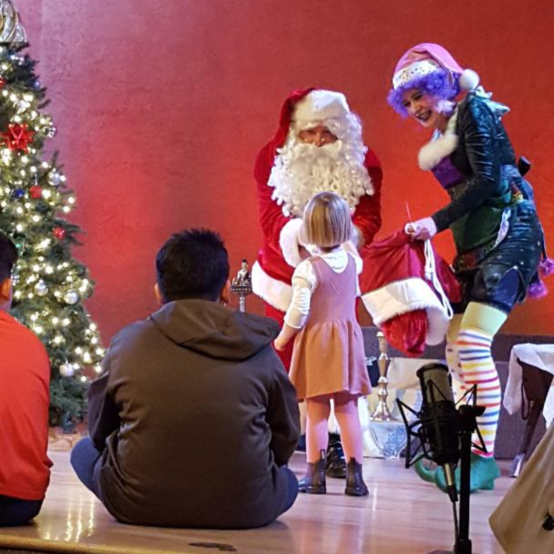 UnityBoulder's tweet image. The Children had a visit from St. Nick this past Sunday... with special treats and a Holiday Story. Fun was had by everyone... 🎅💕 (Photos courtesy of Erin Baker Ulrich) #unityboulder #unitychristmas