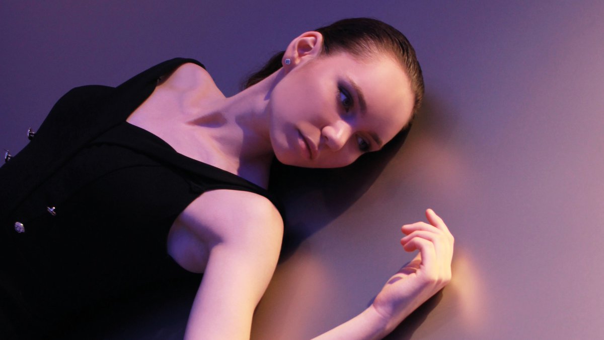 sieranga's tweet photo. The beautiful Polina Sayfulin again :)
Au musée des Confluences à #Lyon
#Lyonshooting #photographelyon #modèlephotolyon #portraitphoto #muséedesconfluences #carolinechollet #photoshoot #womanportrait #portraitiste #purple #lovelygirl https://t.co/P0EA1idOik