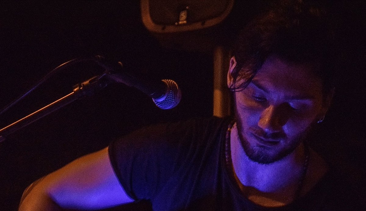 elvisnick_real's tweet photo. It’s going to be hard, but hard doesn’t mean impossible. 😎🎤💪🏻
#elvisnick #singer #musician #artist #stage #show #concert #guitarist #guitarplayer #photooftheday #motivation #art #songwriter #singerslife #photography https://t.co/G0xsU4u050
