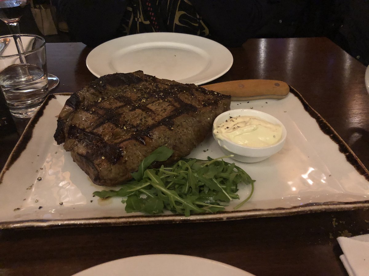MHaest's tweet photo. Stukje vlees besteld! #1000gr #vleesschaamte #eetsmakelijk Wel voor samen, dat dan weer wel! https://t.co/bIVYFs0d8v