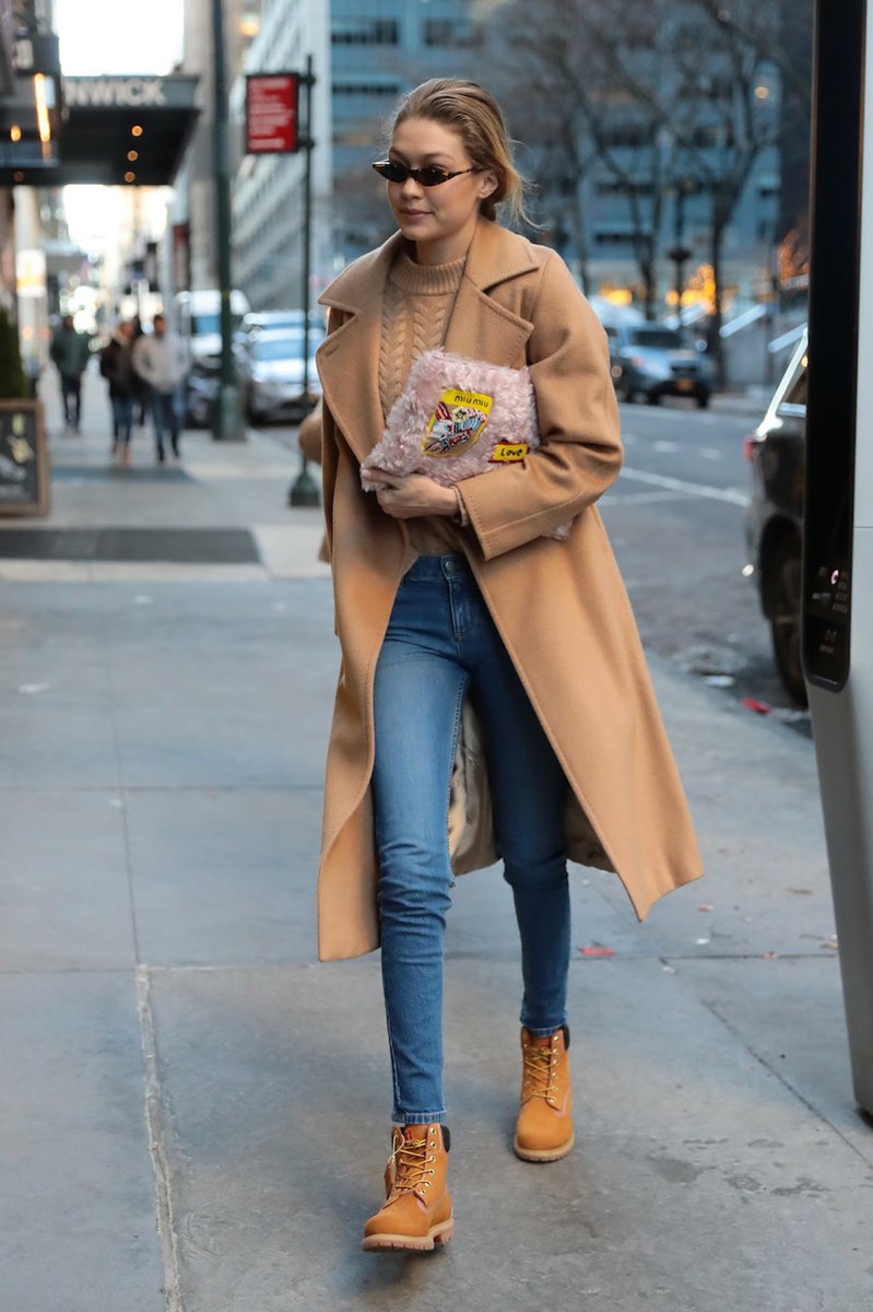 bossamx's tweet photo. #BossaLook Las botas de montaña están arrasando en los looks de street style 👢✨ https://t.co/o1mQOYyvSj