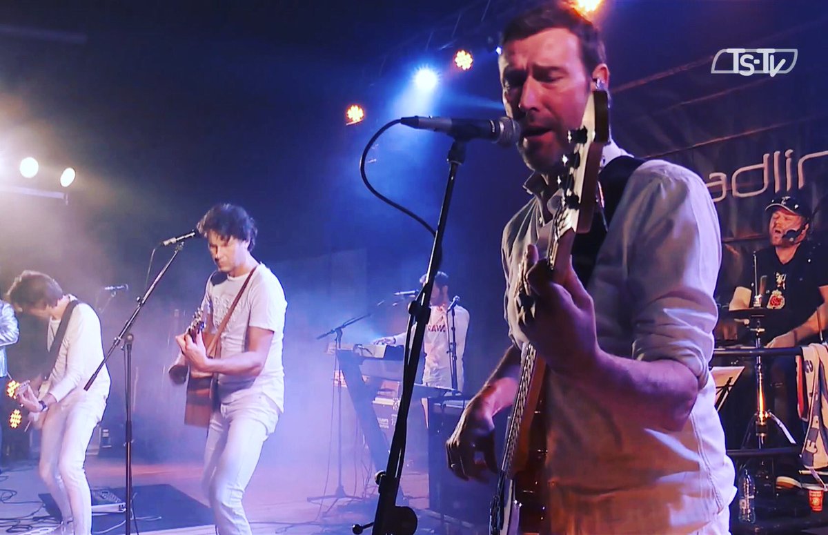 #Terschelling! Een hele diepe buiging voor de mensen van Ijsclub de Noordpool. Wat kan je trots zijn als Terschellinger op zulke mensen op het eiland. Wat hebben we afgelopen weekend er met z’n allen een top avond van gemaakt!! Nogmaals dank!