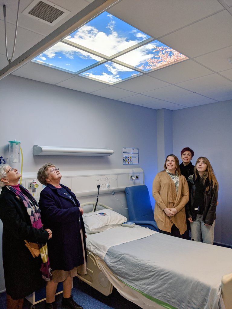 #onechance Today we opened a very special swan room on ward 32. A room made with #kindness and filled with love and compassion. To help others, and bring peace to those in their last days. <a href="/JulesLewis6/">Jules Lewis RGN MSc 💙🦢</a> @yummymummycaz @elinlowri <a href="/DebbieSnooke/">Debbie Snooke</a>