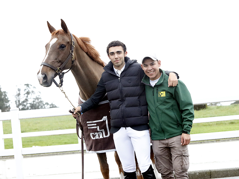 Ecuestre_es's tweet photo. Pablo Valle cerró su mejor año a lo grande #csicasasnovas #casasnovas #csicoruña #jumptogreatness
#FEIWorldCup @oxersport @rshecc https://t.co/4HwiOR1AHW https://t.co/exwvR7sq8T