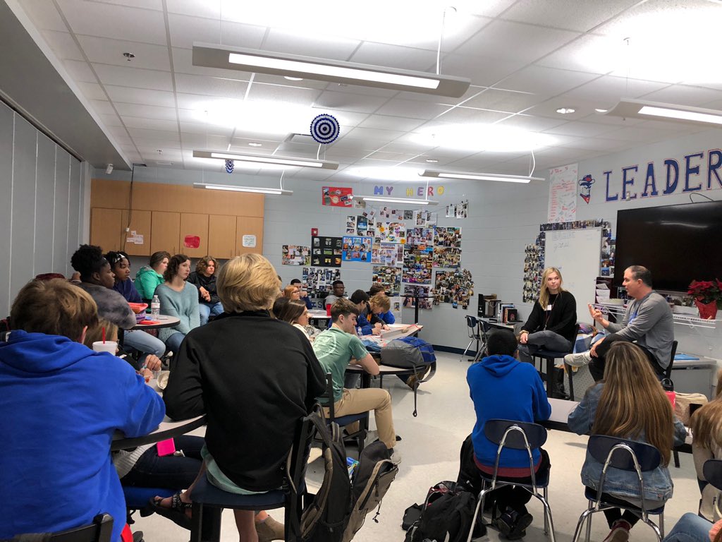 CBR_Leadership's tweet photo. US Airforce Academy student Anna Kate Sims talking time Leadership 3 about her experiences so far. @anna_kate1999 https://t.co/cDYFSFLkwM