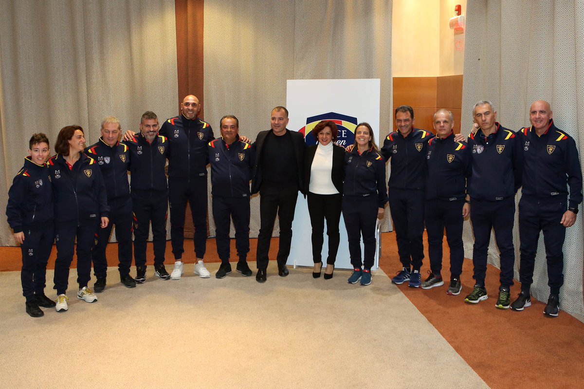 #WomenLecce 👠⚽️ 
La conferenza stampa di presentazione 
➡️ bit.ly/35y4OmG

🔴 il video della conferenza stampa
➡️ youtu.be/FRk-Yi2-lLA

#avantilecce #forzalecce