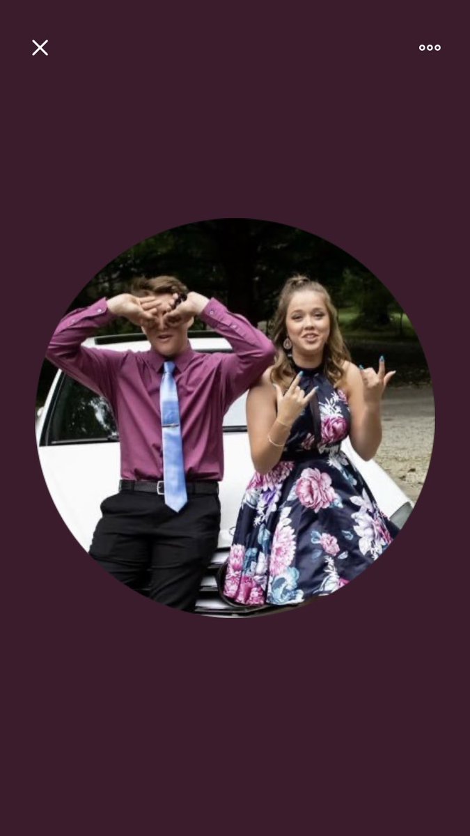 fentennial's tweet photo. Is this your cousin or your sister? @Brodie_41 https://t.co/KjeeHPCprJ