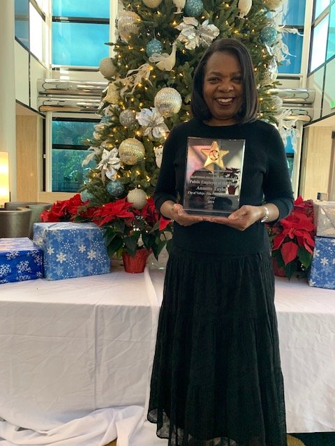 FilmSolano's tweet photo. Congratulations to the #CityofVallejo's Film Permit Coordinator Annette Taylor for being honored this weekend in Hollywood with a #CaliforniaOnLocationAward as the Public Employee of the Year - City for her outstanding effort in assisting film production in #Vallejo . https://t.co/R2snANhFEG