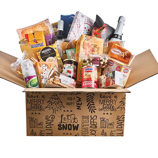 Dit jaar geven <a href="/marijkeroskam/">Marijke Roskam</a> en ik 10 kerstpakketten weg aan gezinnen die het verdienen en nodig hebben!

Waarom? Omdat het kan!
Ook een pakket schenken? tikkie.me/pay/g6tum449lk…
Jezelf of iemand aanmelden voor een pakket? DM Marijke of mij! 

RT is lief!