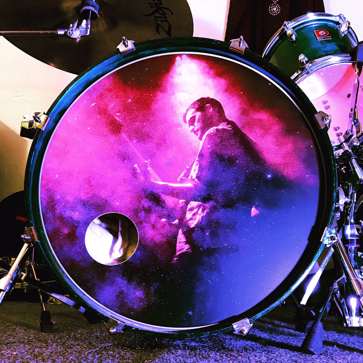 WacoBandUK's tweet image. If you caught us on the Human Magic tour then chances are you would’ve seen our amazing bass drum head in memory of our brother Chris. Always with us. Never forgotten. X
#HumanMagic #WacoFamily #FlipsFlowers