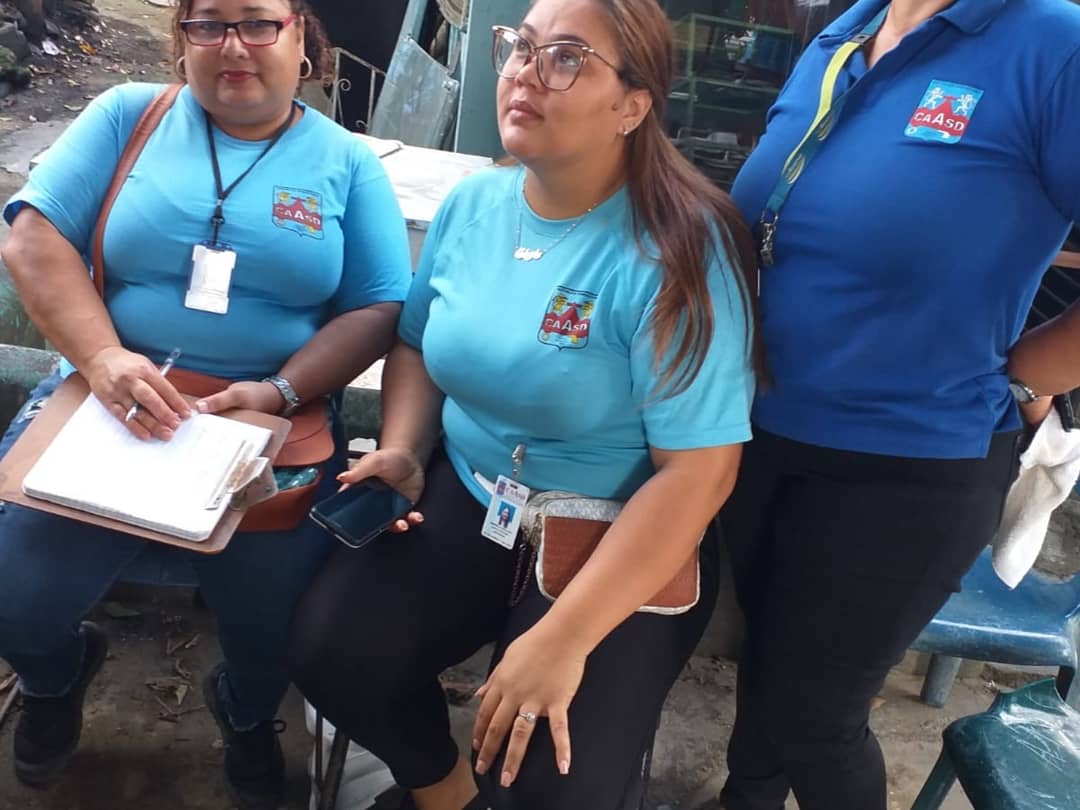 yeralAquino3's tweet photo. Por instrucciónes del Director General de la @caasdrd. El Arq. Alejandro Montás. La Direccion Social a través del Depto, de Asuntos Sociales realizó un Levantamiento en el sector de Bayona buscando eficiencia en el servicio #CaasdSoluciones #CaasdAvanza #DireccionSocialCaasdRD https://t.co/UoXuzb9y3b