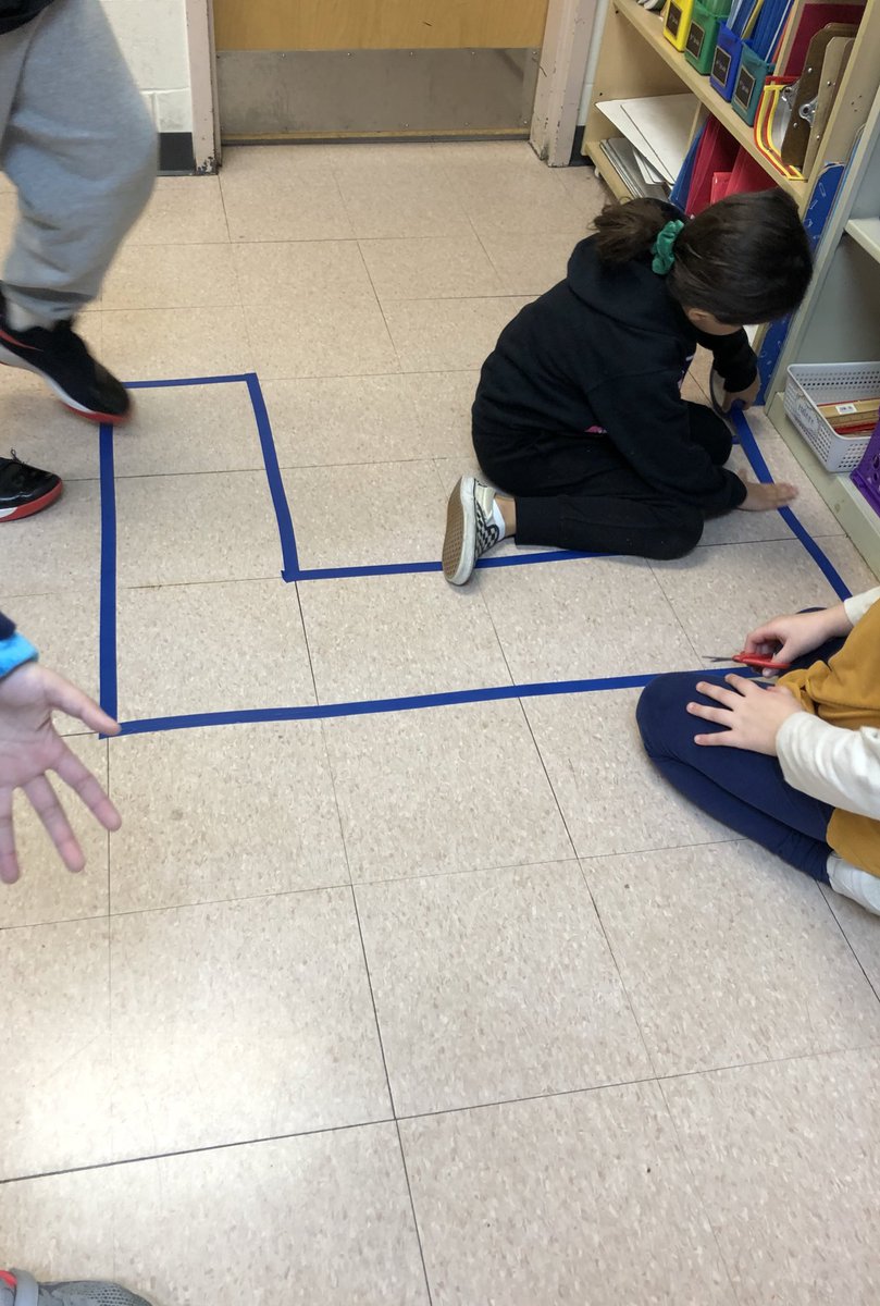 Ms_DeMarco_NB's tweet photo. Friends working together to solve an area and perimeter challenge: can you create a shape that has the same area, but a different perimeter than mine? How many shapes do you think we could make? How does the shape influence the perimeter? #nbtweets #peqpantherpd https://t.co/3ehRvPnVyE