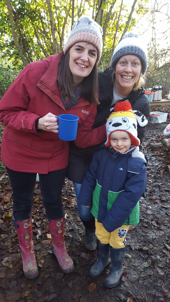 BranchingOutUH's tweet photo. Another fantastic Christmas party in the woods. Today Acorn class and their grown ups enjoyed an afternoon of forest school festive fun. @UptonHeathCE #forestfun https://t.co/L3y4gWczZV