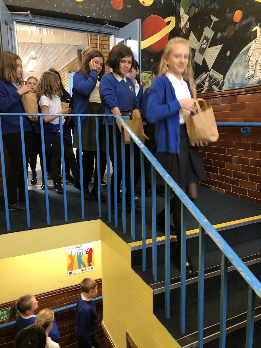 MissTTwyn's tweet photo. Year 6 proudly handed over more than 60 gift bags today for the Salvation Army shelter 👍 needless to say John was overwhelmed by the generosity of pupils and parents of Twyn School 🥰 @MrsLathamTwyn @TwynSchool @salvationarmyuk https://t.co/HU7xRUWx9t
