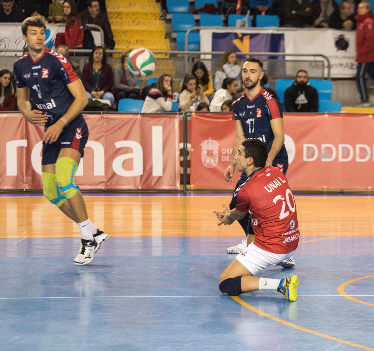 RFEVB's tweet photo. @ClubVoleyPalma @VoleyTextil @cvemevelugo @cvrioduero @cvalmeria @LIllaGrau @deportegob @CSD_AEIP @COE_es La recepción del líbero de @cvemevelugo Unai Larrañaga ha sido elegida por amplia mayoría como la #FOTOSVM de la jornada. Muchas gracias por vuestra participación https://t.co/w7A2Qn3pWN