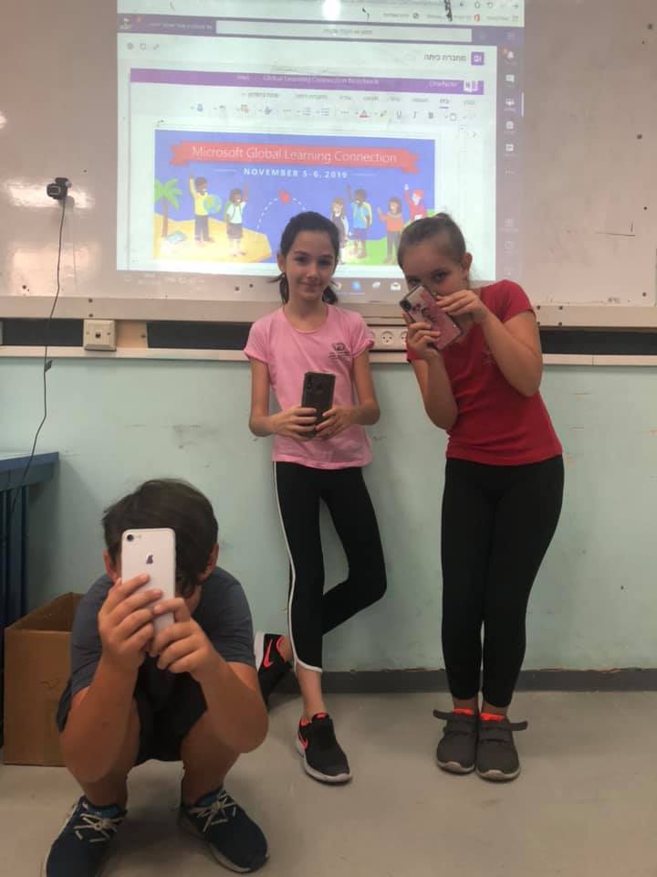 karinam60's tweet photo. A2: My best of 2019 was the #GlobalLearningConnection 🌏. That is a #eventchanger for sure! Ss and Teachers✨
#BestOf2019 #MicrosoftEDU #MSFTEduChat https://t.co/gN8wwacWwx