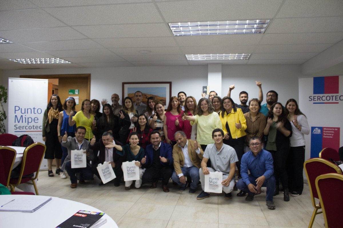 SercotecAtacama's tweet photo. ❤️ Gran encuentro para adquirir nuevas herramientas en Marketing Digital se desarrolló durante esta jornada con alrededor de cuarenta emprendedores.
Nuestra Directora Regional Natalia Bravo Bassi, valoró esta instancia de capacitación y compartió con cada uno de los asistentes. https://t.co/0PDBbblrnq