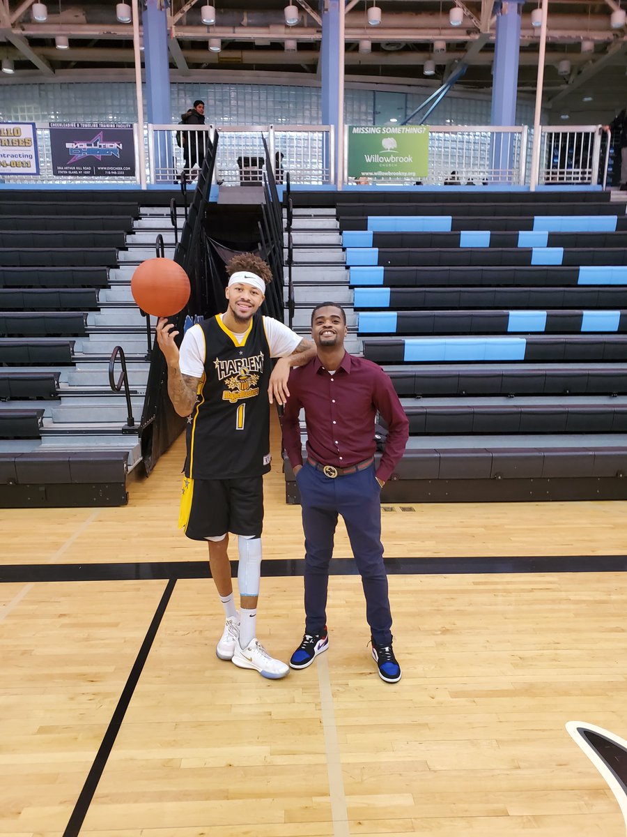 UrbanActionBK's tweet photo. Our students and staff members enjoyed seeing the Harlem Magic Masters today! #UrbanActionAcademy #BrooklynSchools #UrbanActionBK #HarlemMagicMasters #Basketball #NYCDOE #BrooklynSchools #District18 #NYC #Brooklyn #GreatSchools #BrooklynHighSchools https://t.co/YpaDz9qesf