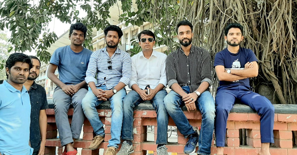 Mahfuj_ashraf's tweet photo. Without Friends Life Is Useless 😍😍 https://t.co/NrUIESdZyj