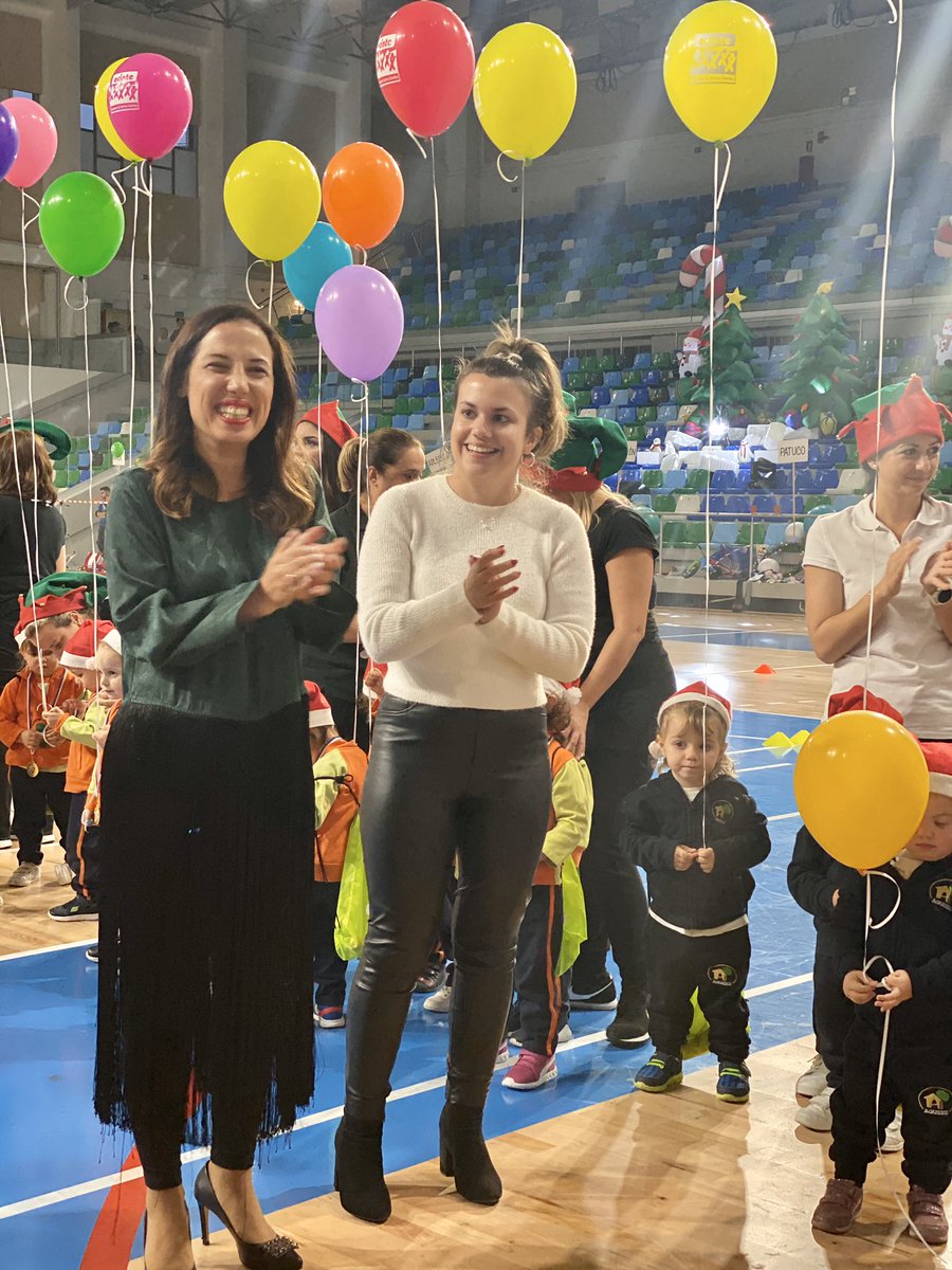 deportesctfe's tweet photo. #DeportesSC 💙 | En compañía de nuestros DEPORTISTAS más peques😍, hoy hemos disfrutado de los X Menudos Juegos de Invierno organizados por #Acinte y cuya recaudación irá destinada a @NuevoFuturoTf 💙👧🏻
¡Mil gracias por hacernos vivir una tarde mágica!💫⛄️ 🛷 https://t.co/hVTUUG72Xn