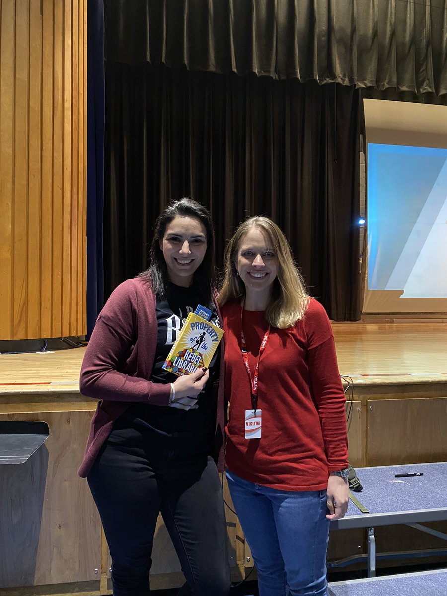 Mrs_Lupia_'s tweet photo. So excited to get to meet @allisonvarnes in person! Thank you for being so personable and for giving our students something to think about! #BannedBooks #Donttellmewhattoread #PropertyofTheRebelLibrarian @DrZiro @OMS_NY https://t.co/nBN7itMxBe