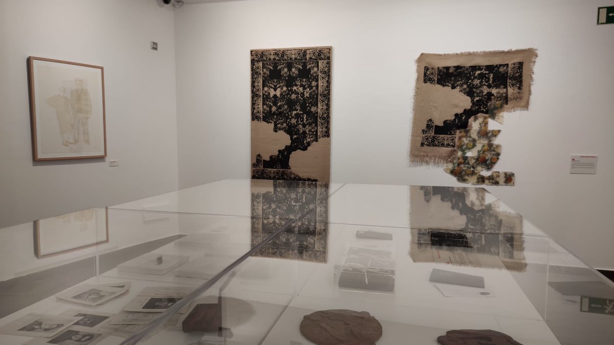 MAngelesZurilla's tweet photo. La Sala ACUA @uclm_es acoge la exposición Tinta de Verano, muestra de los excelentes trabajos de los alumnos del Master de Grabado y Diseño Gráfico de la Real Casa de la Moneda y @BBAACuenca. Gracias a Jaime Sánchez, presidente, y Rafael Feria, director del museo por acompañarnos https://t.co/PBUWEDgbEE