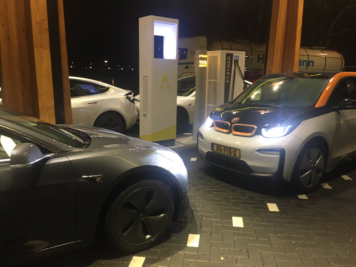 AralVoskamp's tweet photo. Gaat goed bij @Fastned https://t.co/LhmcPSokkV