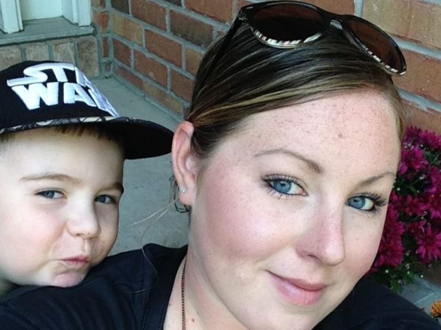 Lisa, a single mother battling a very aggressive cancer needs help to share Christmas at home with her son.    

In the spirit of Christmas, lets make her wish of spending Christmas at home with her son this year come true.

gofundme.com/f/ct26as-lissa…

#Christmas #support #love