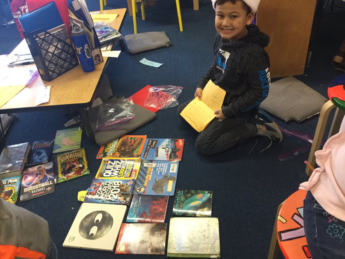 Higginbotham2nd's tweet photo. Getting prepared for winter break reading! #setgoals! https://t.co/CxaVmp6sMk