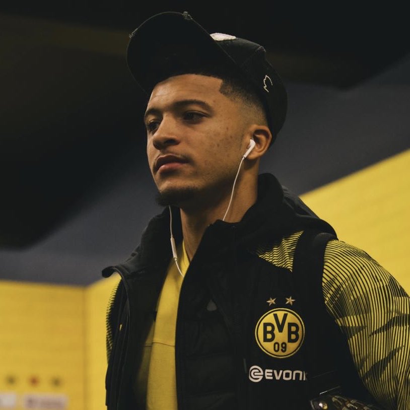 BVB's tweet photo. Bereit für einen großen Abend! 🙏

#BVBLeipzig https://t.co/tO8lXKfOya