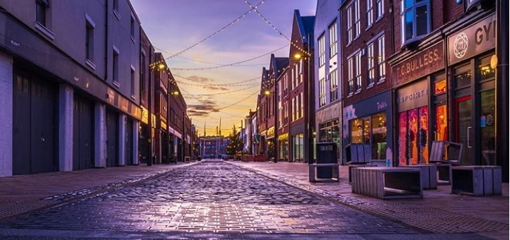 Support small independent businesses this Christmas!

Buy from independent shops, drink at independent coffee shops/bars, eat at independent restaurants/cafes, pamper-up at independent salons.

We know just the place!

#HumberStreet #FruitMarketHull

📸 by @StephDowningPh1