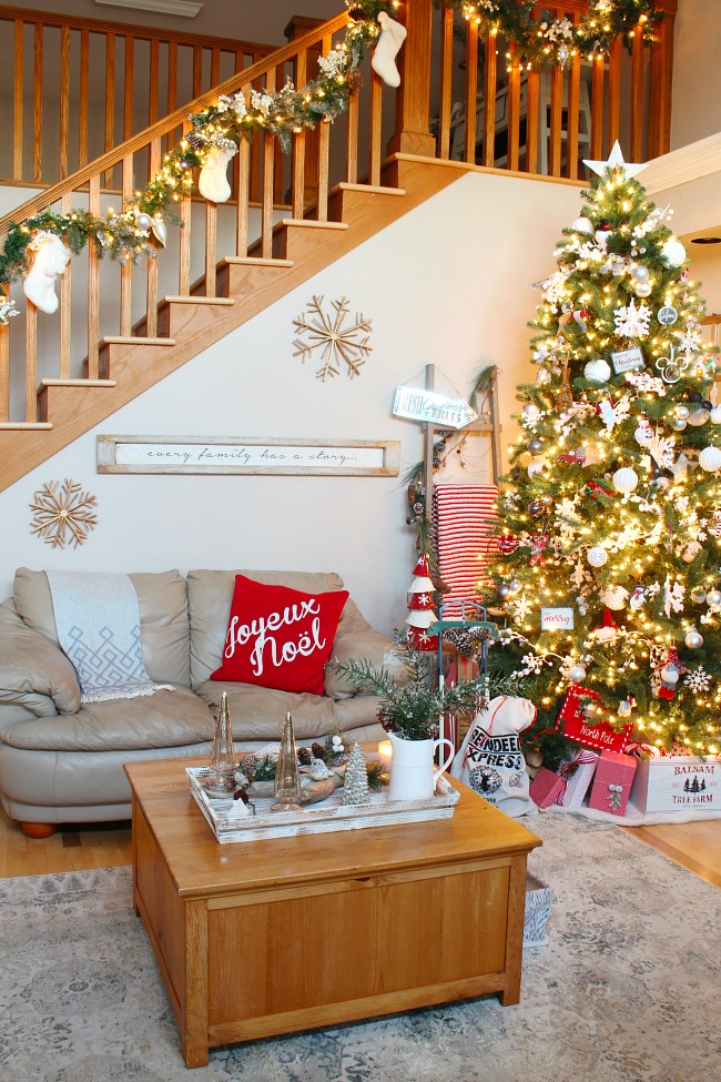 lauriesmith16's tweet photo. Hygge (pronounced "HUE-guh") is a Danish and Norwegian word for coziness and comfort.
What is your idea of coziness and comfort in your home?
Click the link below to learn about changes you can make to your surroundings that embody this feeling:
https://t.co/zI6ZpyKgs3 https://t.co/GIFJG0GyKa