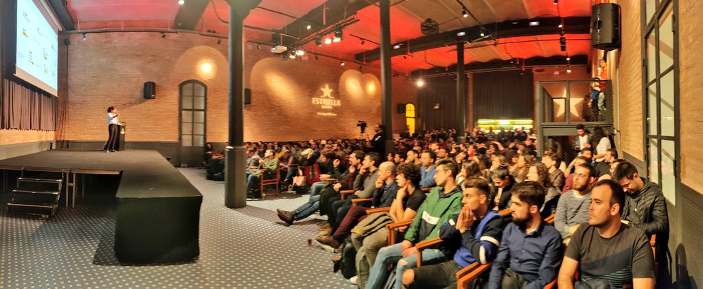 SeguiSanti's tweet photo. Full house again at the 20th edition of #databeersbcn #databeers @EstrellaDammCat https://t.co/0iak1R94Ph