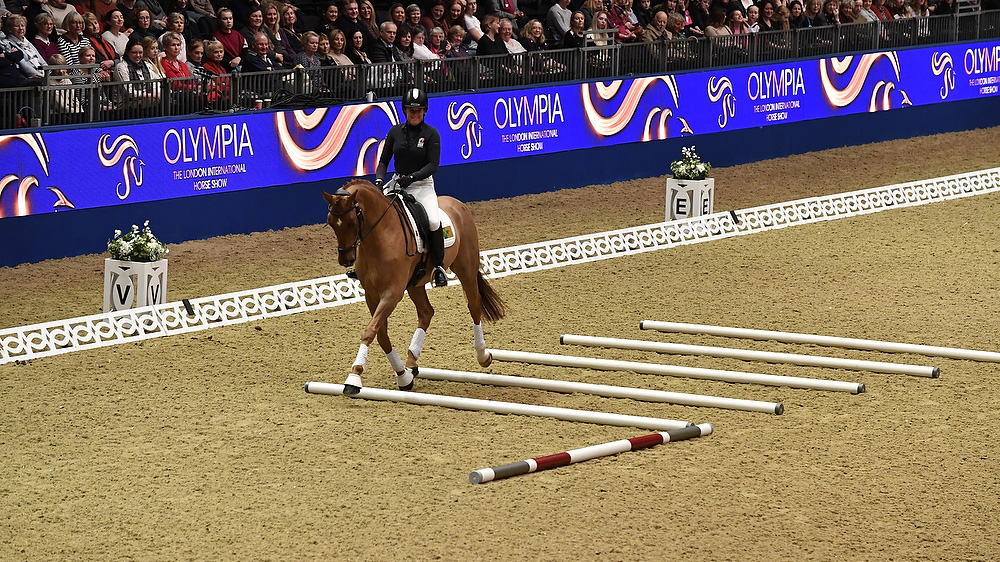 🐎WATCH DRESSAGE UNWRAPPED IN FULL 🐎

5⃣ of 🇬🇧's most celebrated dressage riders @HesterDressage, <a href="/HughesDressage/">Gareth Hughes</a>, <a href="/davisondressage/">Richard Davison</a>, @pippafunnellTPT and @CSJDujardin unwrap the secrets of dressage for the #OlympiaHorse2019 audience.

Watch in full >> bit.ly/DressageUnwrap…