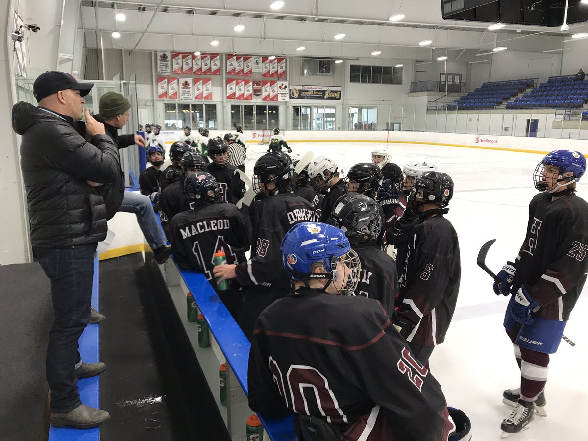 HCI_HAC's tweet photo. Full Contact Boy’s Hockey result - Dec.17th: Humberside 6, Leaside 1 https://t.co/TMLUyW4eZN