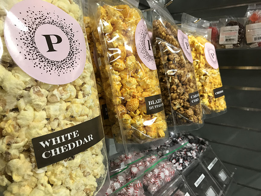 MDH_Hospital's tweet photo. Holiday shopping days are numbered! The Gift Gallery at MDH is hosting a 3-day sale just in time for your last-minute gift needs! Shop Wednesday, December 18-Friday, December 20 for 20% select items. Pro tip: Peaseβs snacks make great stocking stuffers! ποΈπ #keepitinmacomb https://t.co/INrk4DwGjg