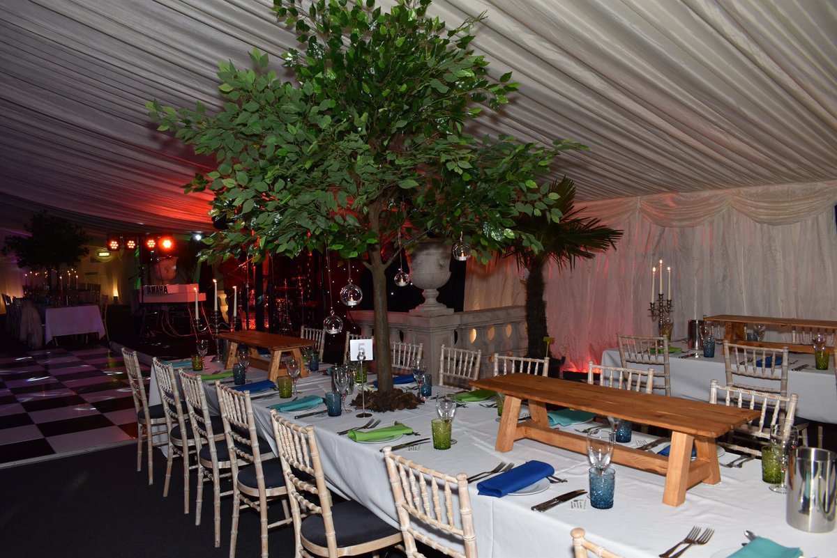 weatherfieldmar's tweet photo. It's that time of the year again for one of our regular's annual Christmas party!🎄🎅 

Always a pleasure to work with Anglia Elite Banqueting Hire, Intents Effects &amp; The Banqueting Hire Service.

#MarqueeHire #Marquee #ClearspanMarquee #ChristmasParty #MammaMia #Abba https://t.co/SmcdwroAQI
