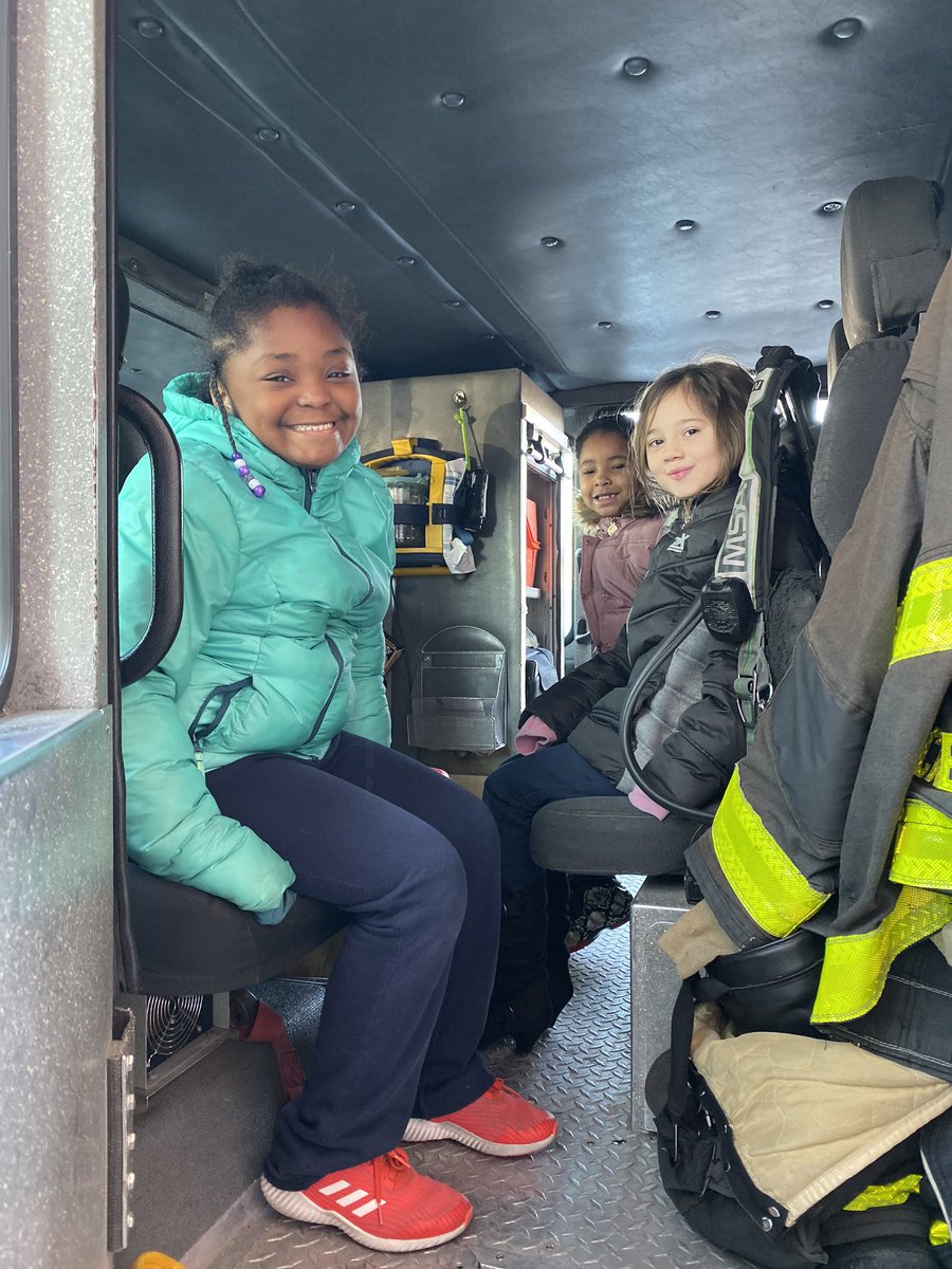 McClellanEleme1's tweet photo. Thank you @FirstAlert and @chicagobulls for teaching McClellan students about fire safety all day!! @ChiPubSchools @CPSNetwork6 https://t.co/alpUdYCEPr