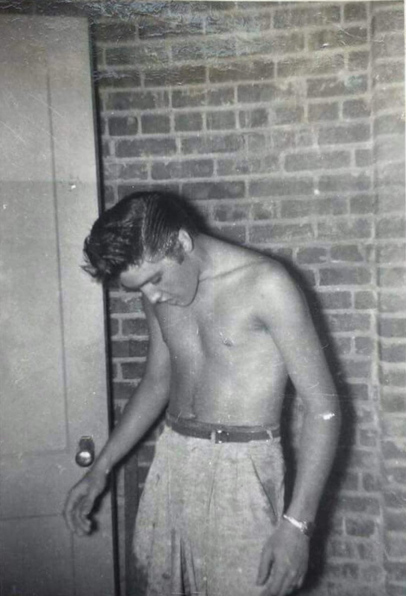 ElvisInArkansas's tweet photo. #ElvisPresley Camden, Arkansas August 1955...One of the never published photographs in my new book "Elvis in Arkansas" available through Amazon. Signed copies through https://t.co/GfoSoUuyx3 #ElvisHistory https://t.co/UwjR5V7RMJ