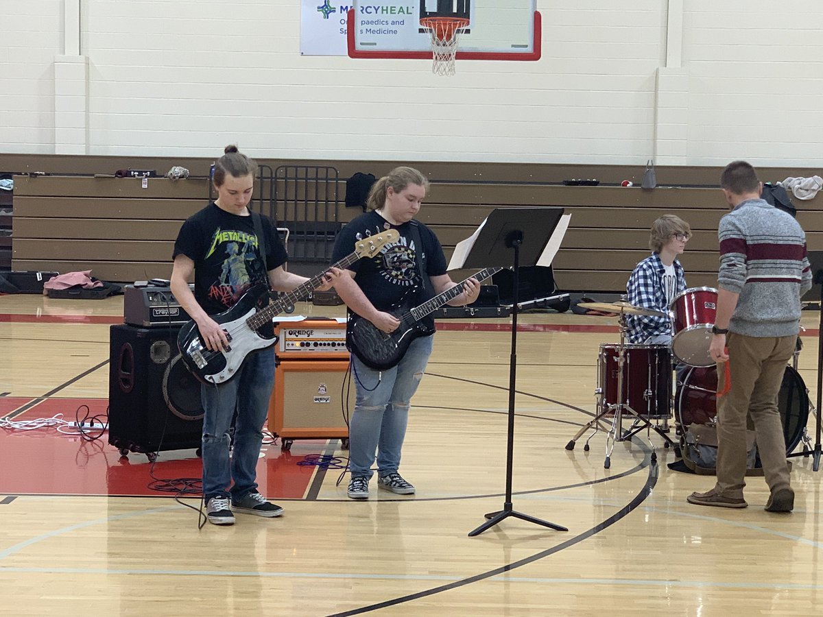 jordanrmichael's tweet photo. Big thanks to the High School Jazz Band for stopping by the middle school along their annual Jazz Band tour. As always, it was an outstanding performance! #emsmagic @ebbands https://t.co/0AxBf7tsPK