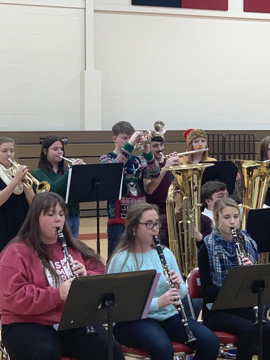 jordanrmichael's tweet photo. Big thanks to the High School Jazz Band for stopping by the middle school along their annual Jazz Band tour. As always, it was an outstanding performance! #emsmagic @ebbands https://t.co/0AxBf7tsPK