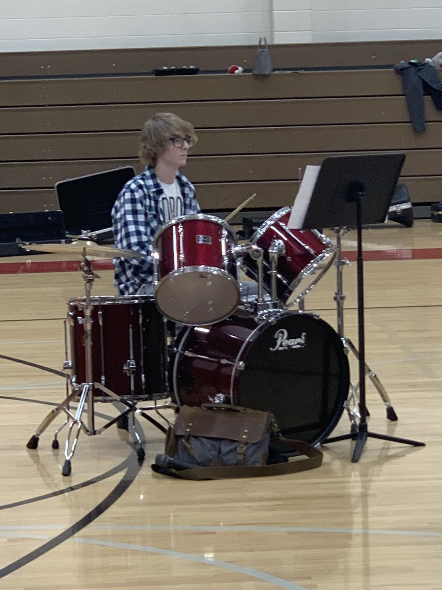jordanrmichael's tweet photo. Big thanks to the High School Jazz Band for stopping by the middle school along their annual Jazz Band tour. As always, it was an outstanding performance! #emsmagic @ebbands https://t.co/0AxBf7tsPK