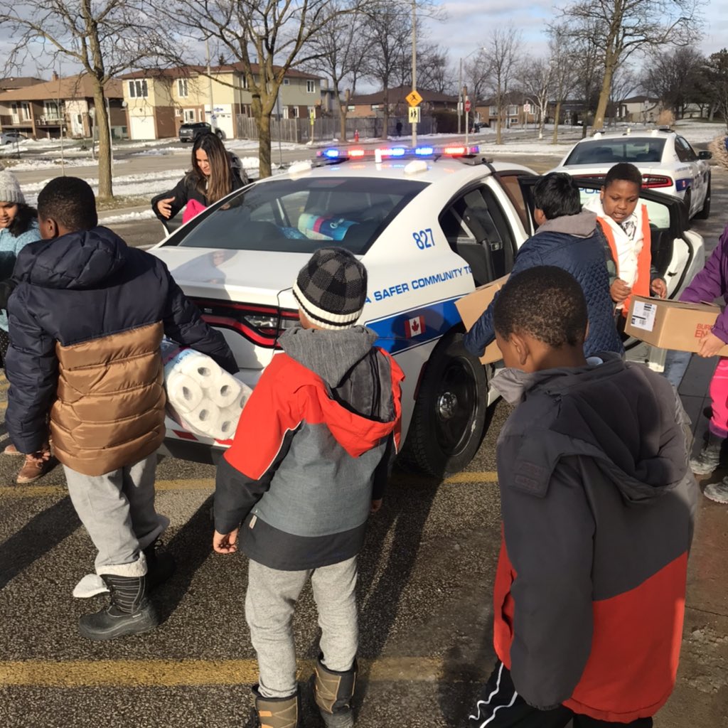 BGKindies's tweet photo. Together with Mrs. Kaur, Mrs. Varley and @RajKang9 classes, we crammed four police cruisers full of food for the @SevaFoodBank in Malton. Thank you @PeelPolice for helping us today! @harjitaujla1 @BrandonGatePS @PeelSchools @PDSB_Director https://t.co/Kwo8v8j8GS