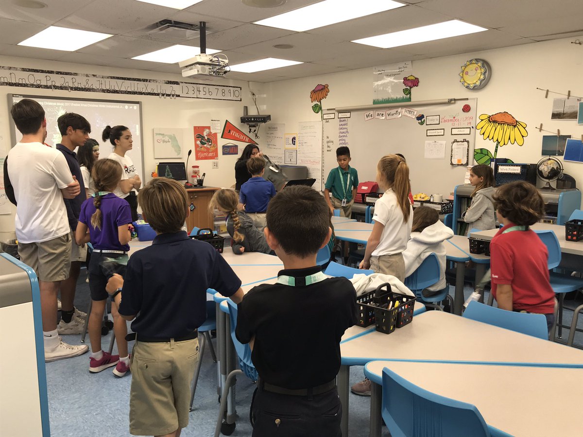 Annual 4th grade Holiday Wrap @GulliverSchools #givingback