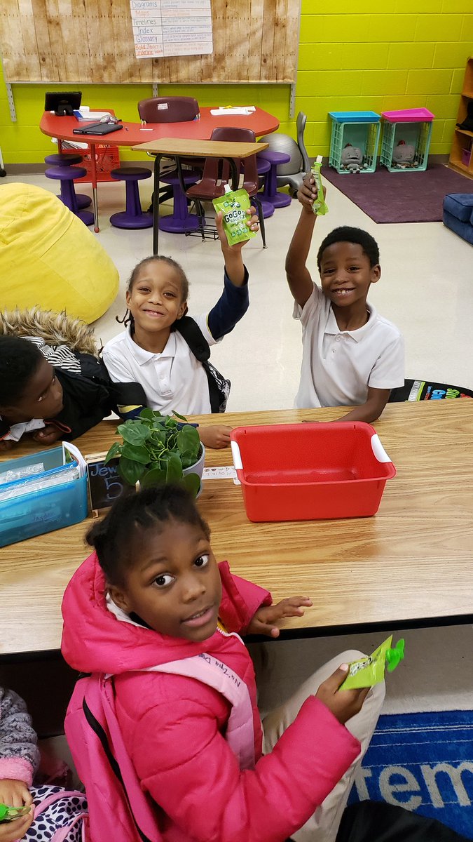 DosterTeach's tweet photo. After a long day of fun and learning. We ended the day with a healthy snack 🙂 love these little 🐯s #Believe https://t.co/ipuJgUFhzu
